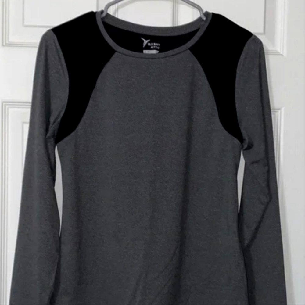 Women's Old Navy Active Grey Long SleeveTop , Size S Used